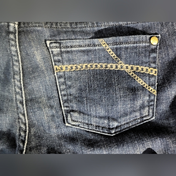 Rock &:Republic Dark Blue Jeans w/chain Details On Pockets- Size 30 Waist - Picture 6 of 13